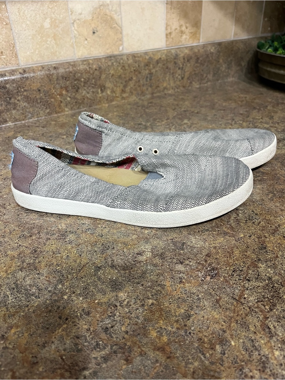 TOMS Avalon Gray Woven Slip On Sneakers Women’s Casual Comfort Flats 8.5